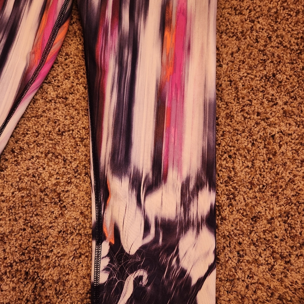 Lululemon - Picture 3 of 4